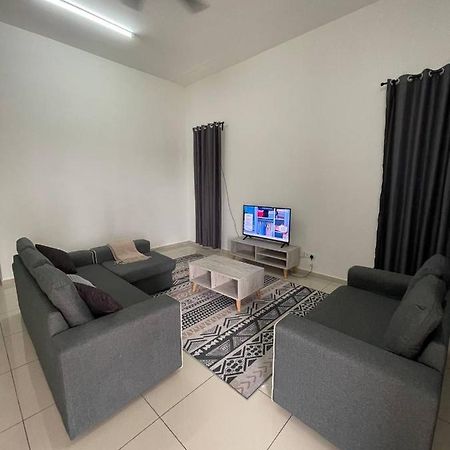 Bungalow Homestay Jasin Perdana Екстер'єр фото
