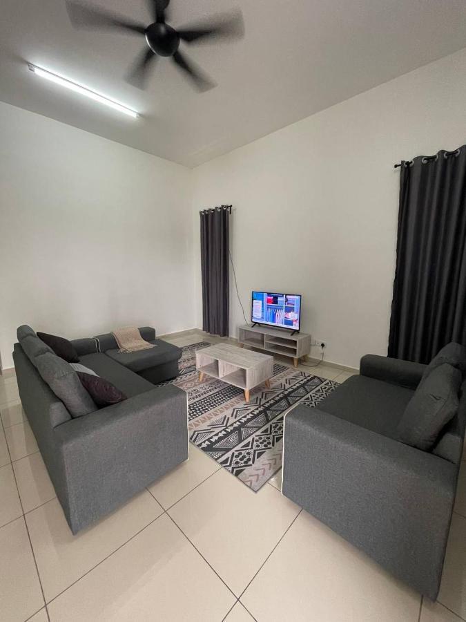 Bungalow Homestay Jasin Perdana Екстер'єр фото